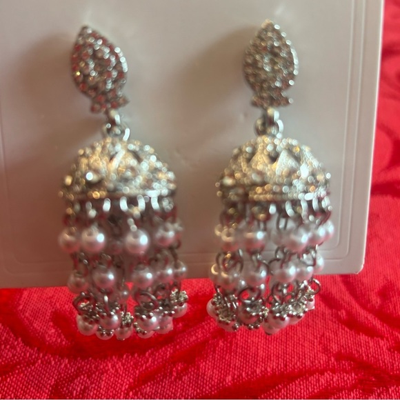 Elegant 304 stainless steel Silver and White Dangle Earrings - Picture 11 of 12